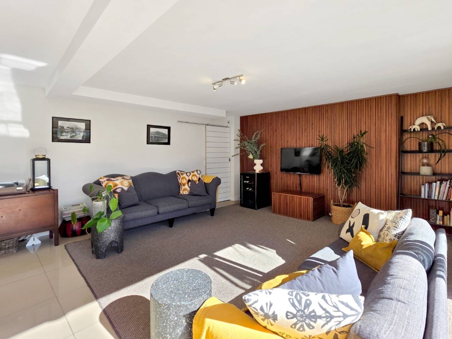 2 Bedroom Property for Sale in Sea Point Western Cape